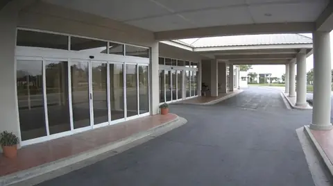 Camera snapshot: Vendor entrance · Cam 07